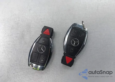 2018 Mercedes-Benz C 300 z USA, uszkodzony, nr VIN 55SWF4JB7JU276810